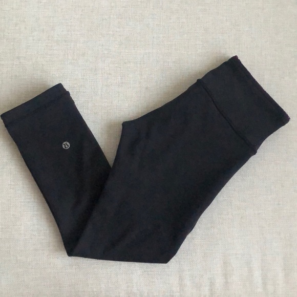 Lululemon Wunder Under Crop III (Reversible) - Picture 14 of 15